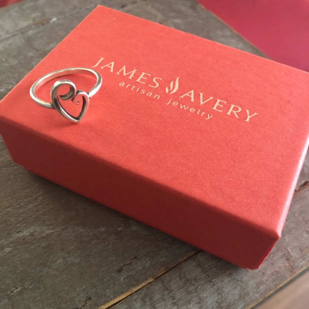 small mother’s love ring